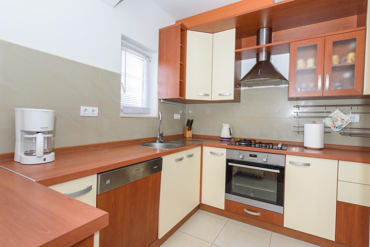 Apartment Drmic Kaštela Екстериор снимка