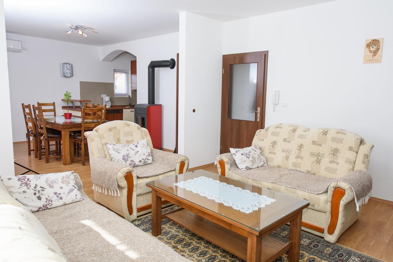 Apartment Drmic Kaštela Екстериор снимка