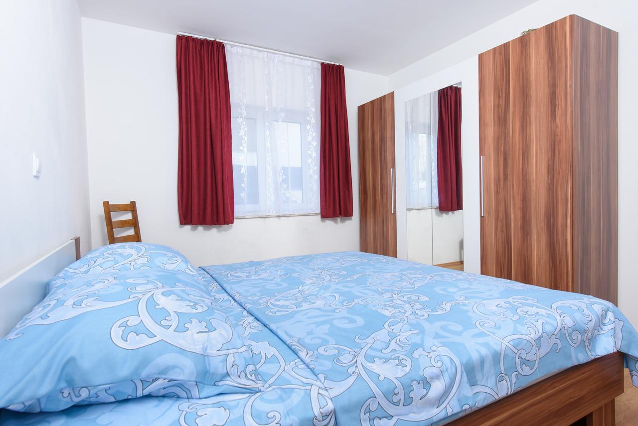 Apartment Drmic Kaštela Екстериор снимка