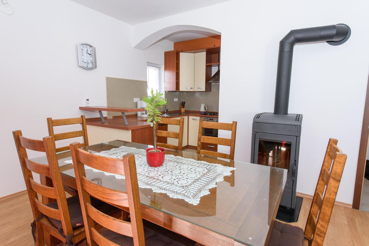 Apartment Drmic Kaštela Екстериор снимка