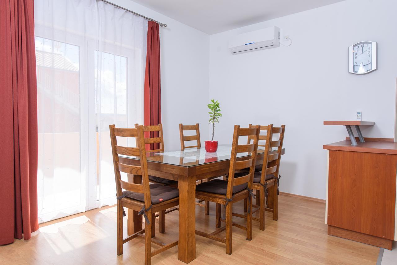 Apartment Drmic Kaštela Екстериор снимка