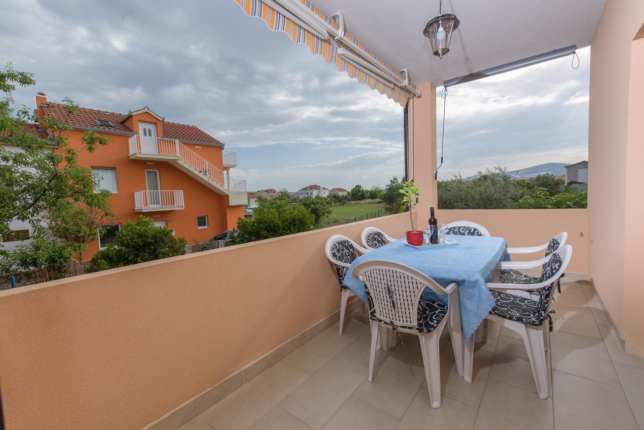 Apartment Drmic Kaštela Екстериор снимка
