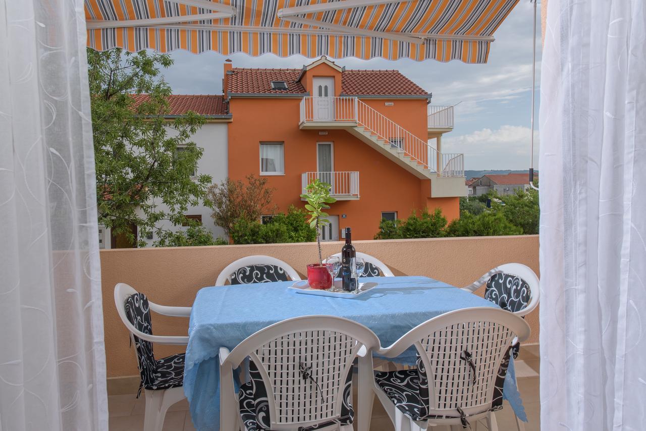 Apartment Drmic Kaštela Екстериор снимка